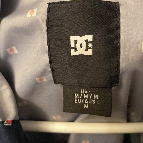 Men’s DC brand light nylon jacket. Navy blue with red and white design. - Picture 3 of 4